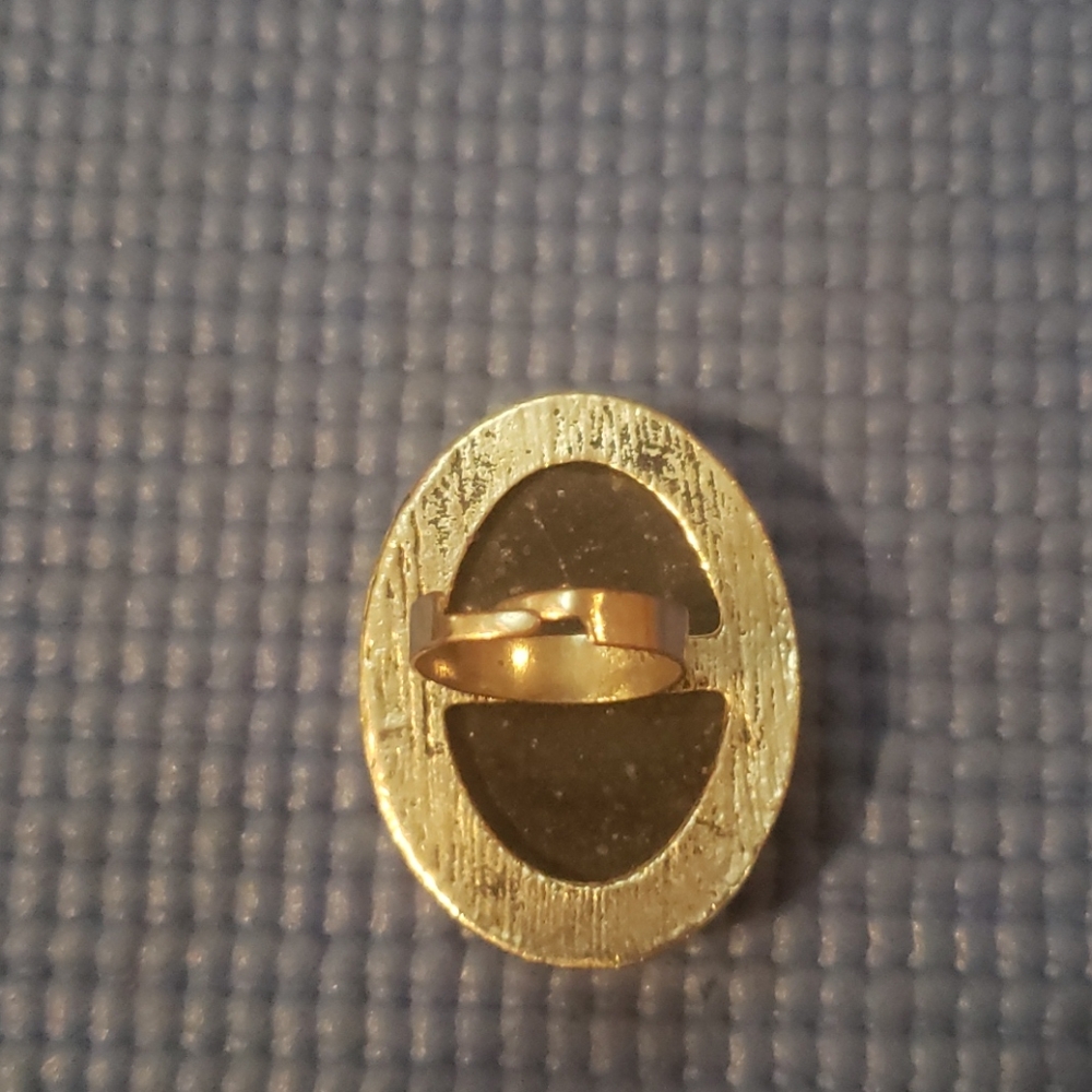 Ring - Picture 2 of 2